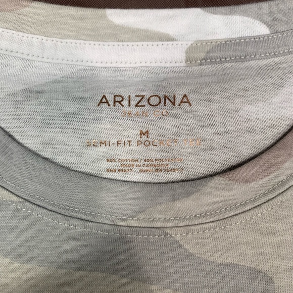 NWOT Womens Camo Top - Picture 3 of 3